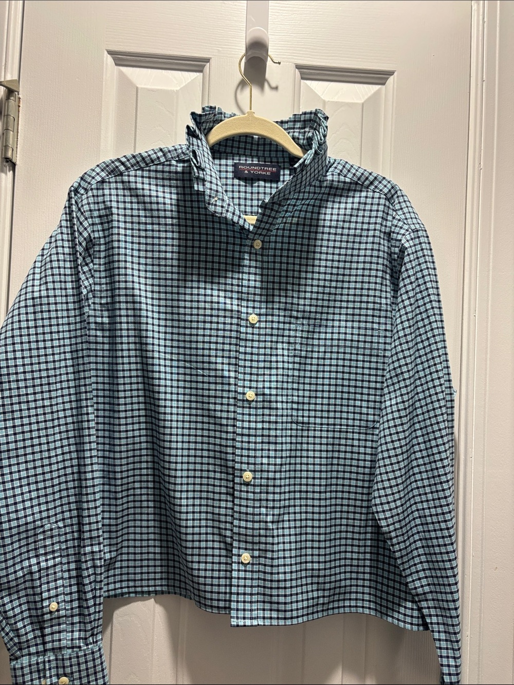 Roundtree & Yorke Women's Teal and Black Checked Ruffled collar Button-Up Blouse